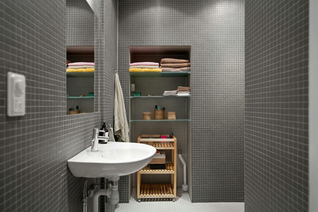 Creative storage solutions in small bathroom